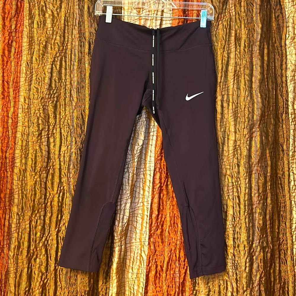 Nike mid rise crop leggings
